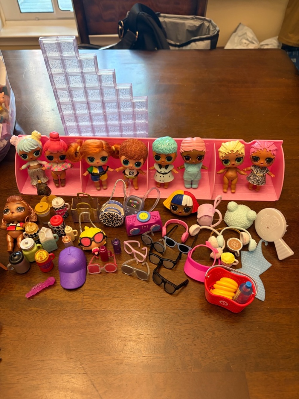 L.O.L. Surprise! Pink Play Shelf with Multicolor Dolls & Accessories